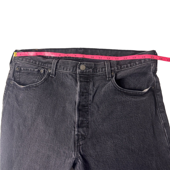 Levi’s Black Denim 501 Jeans Orginal Fit Men’s Size 36X32 - Picture 7 of 8